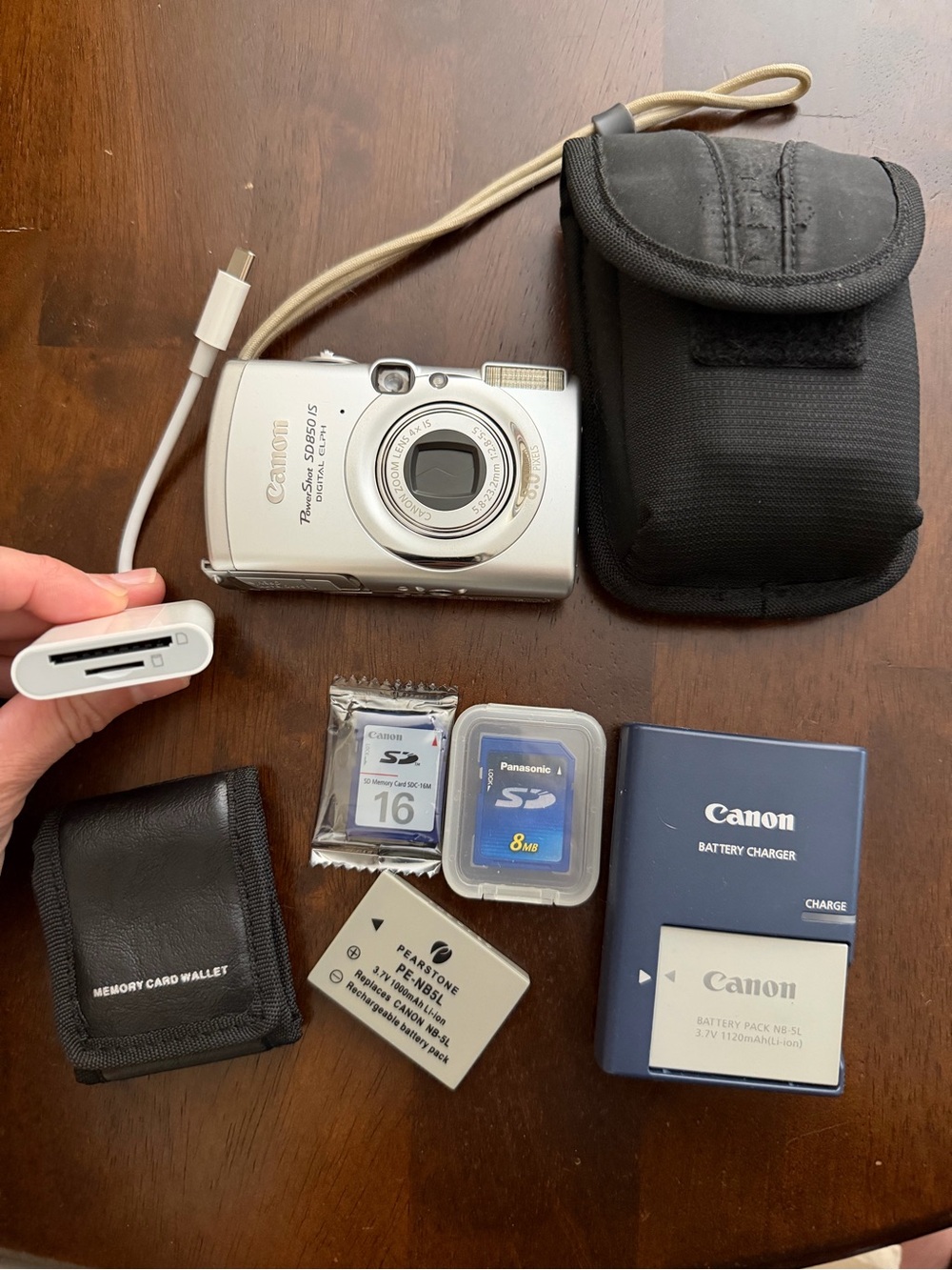 Canon Powershot SD850 IS Digital Elph camera and accessories